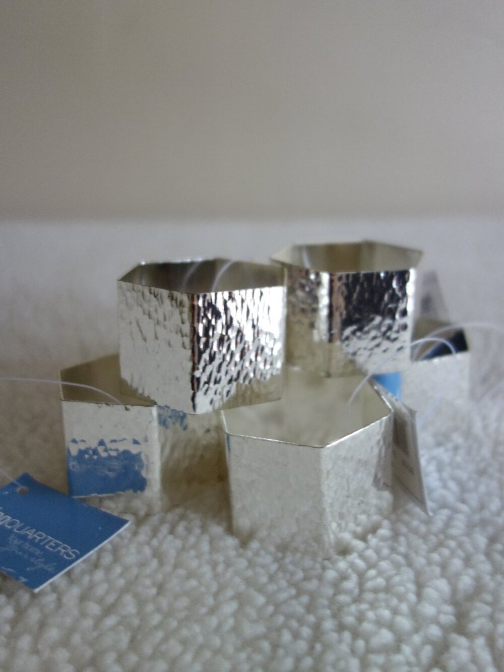 NWT New Set of 6 LIVING QUARTERS Hammered Silver-Tone Hexagon Napkin Rings